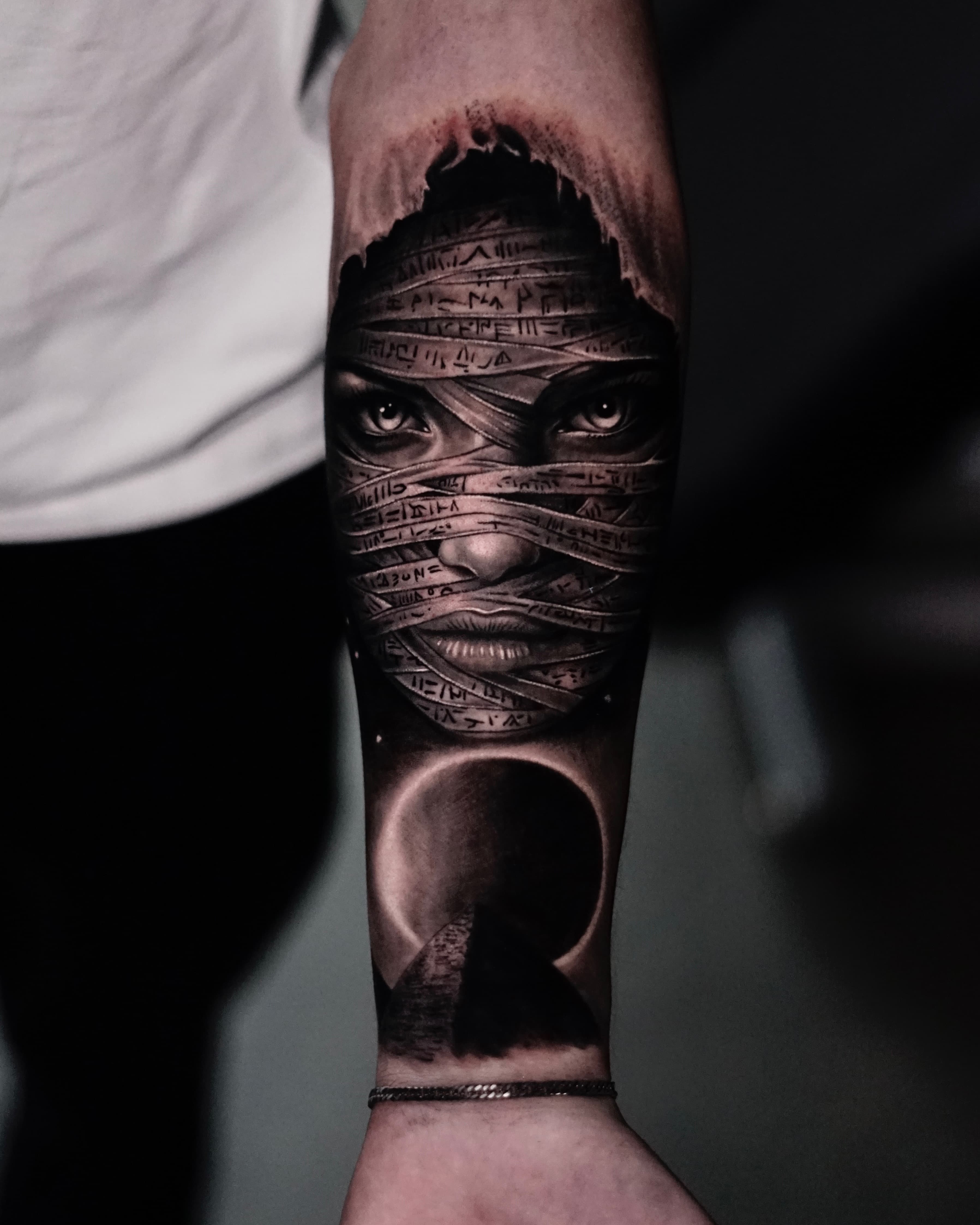 Black & Grey Realism — Diego Torres